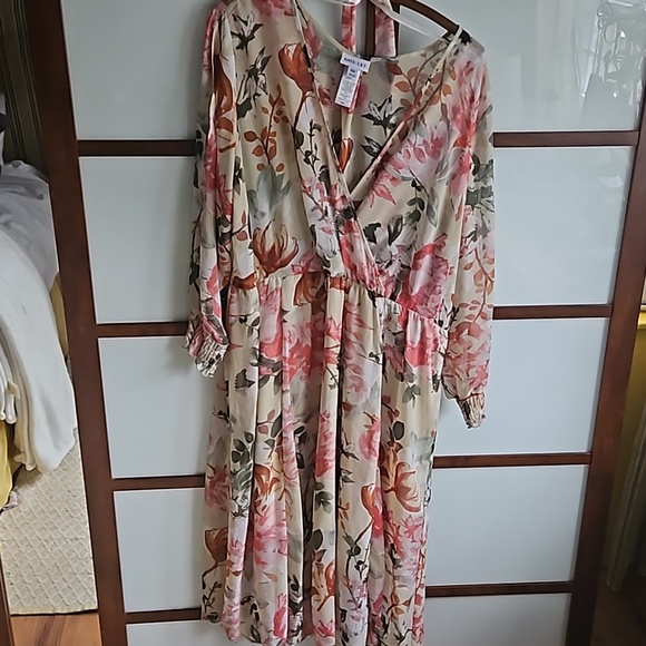 Floral dress - Picture 1 of 3